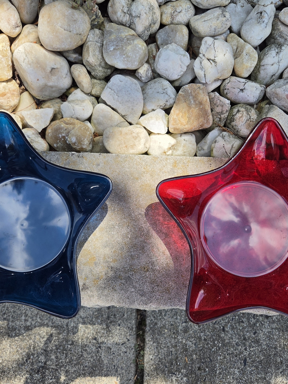 Set of Two 10” Star-Shaped Acrylic Bowls in Blue and Red